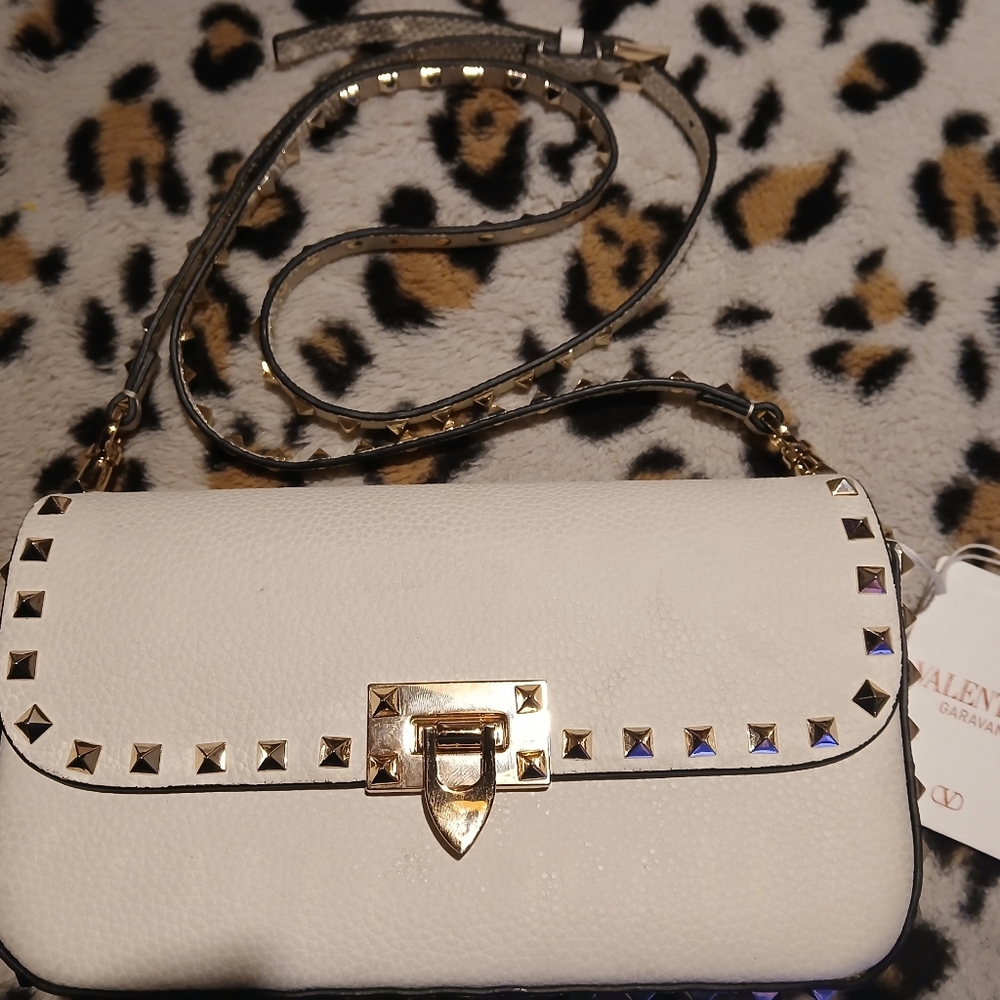 Valentino Garavani Rockstud Leather Shoulder Bag Light Ivory